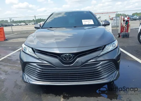 2020 Toyota Camry Xle z USA, uszkodzony, nr VIN 4T1F11AK1LU975967
